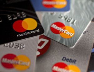 Mastercard Exec, Piyasanın Düşmesine Rağmen Kripto Konusunda İyimser Olmaya Devam Ediyor